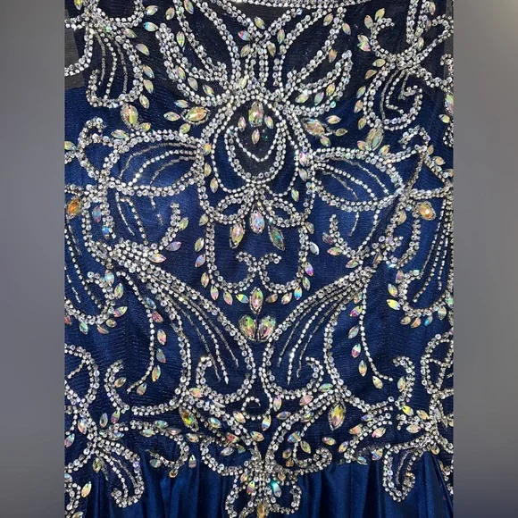 Prom Dress - Picture 4 of 7